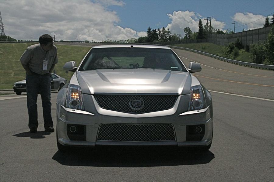  Cadillac CTS-V Coupe 2010 года  (фото 249 из 315)
